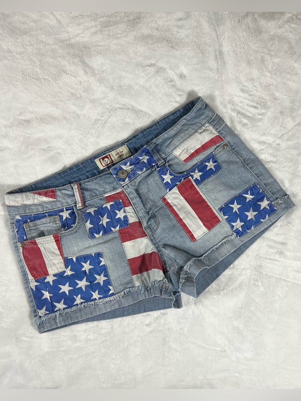Y2K L.E.I. Ashley Lowrise American Flag Patchwork Denim Shorts | Size 15